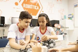 AULA DE ROBOTICA Grande - Colégio Progressivo