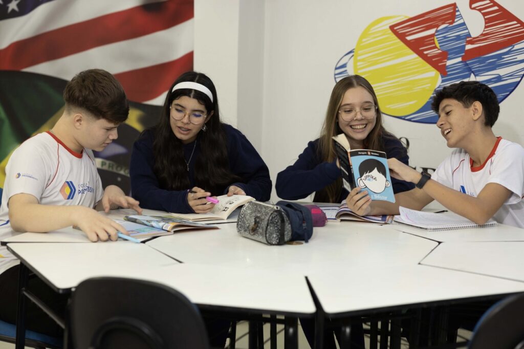 SALA DE LINGUAS Grande - Colégio Progressivo